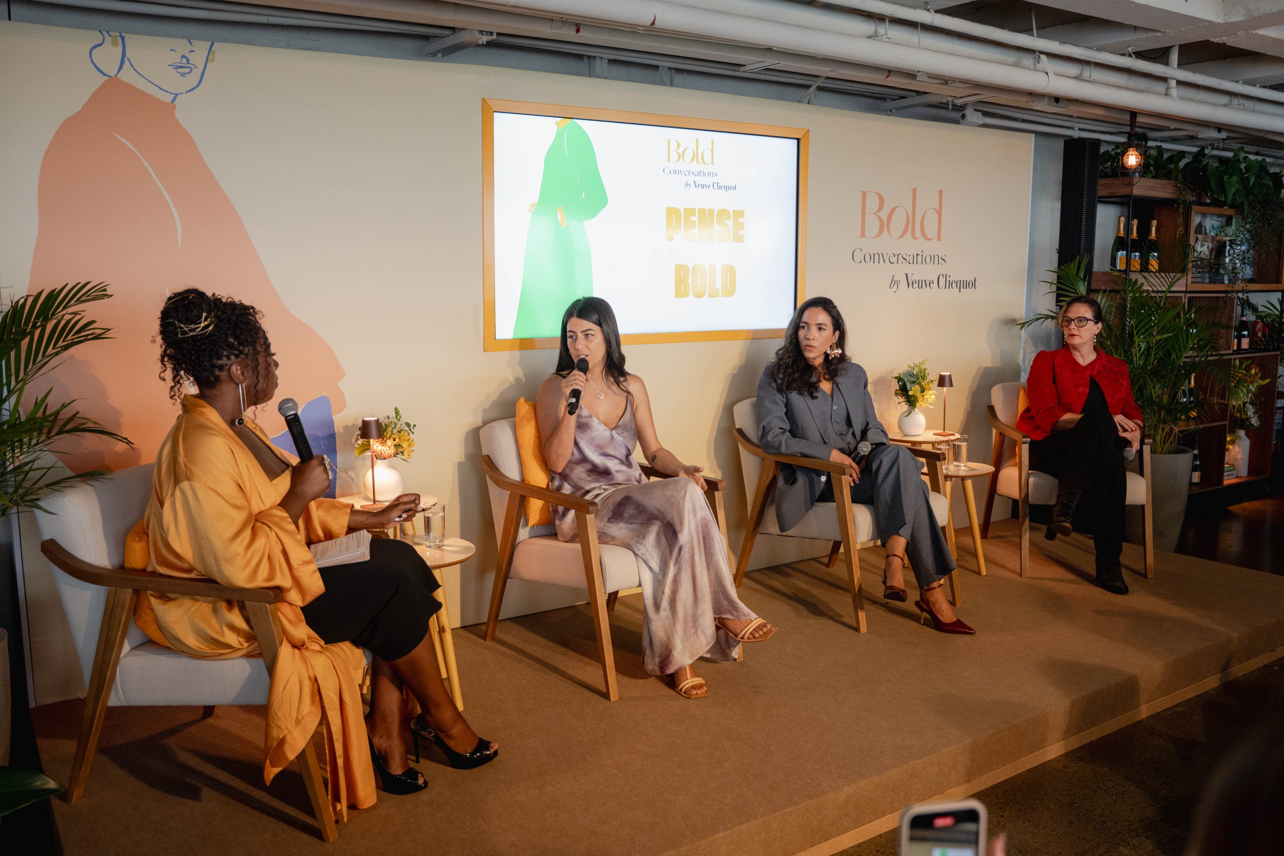 Marcella Zambardino, Mariana Torres, Catherine Petit e Cris Guterres