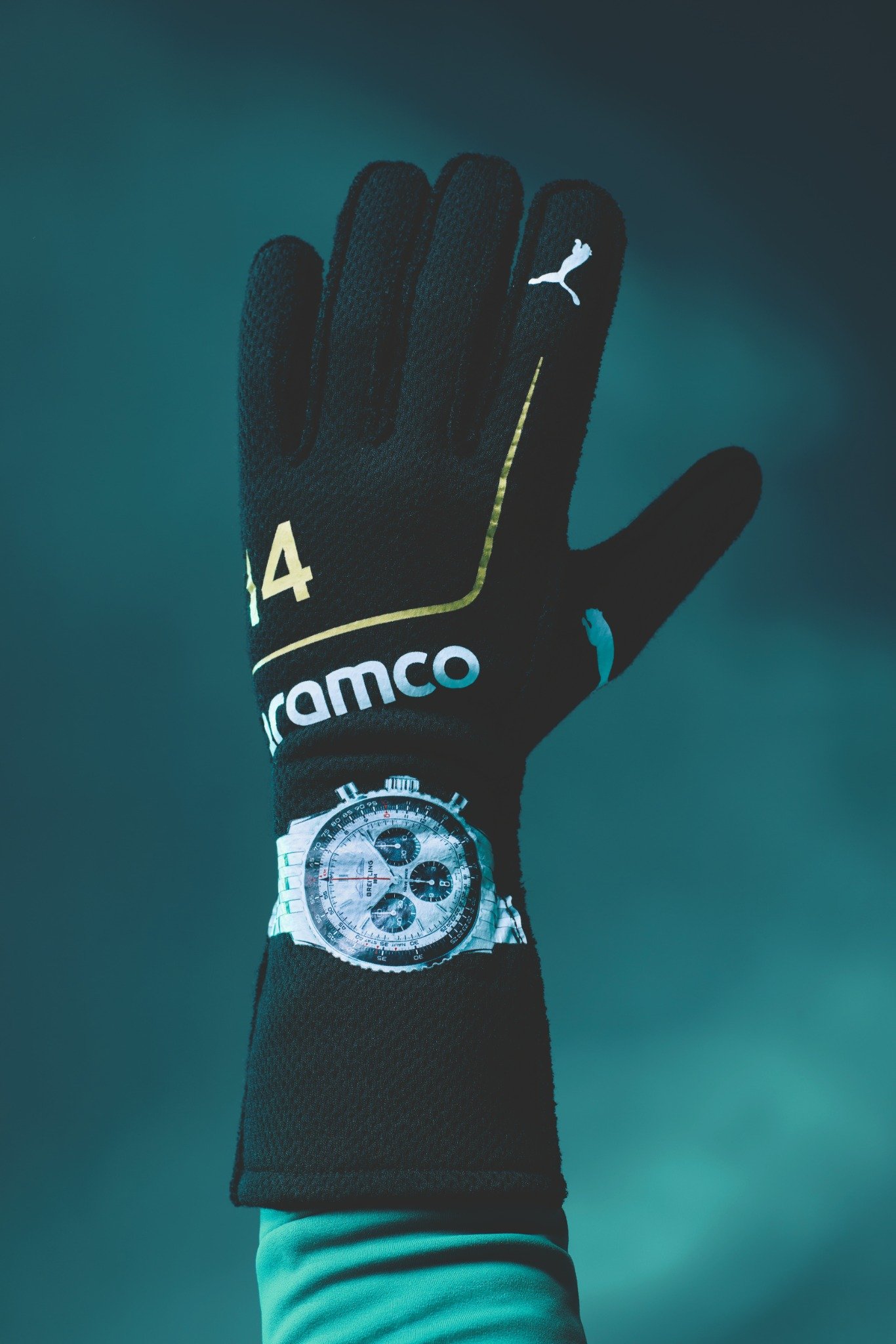 breitling_glove_resized_under_1mb